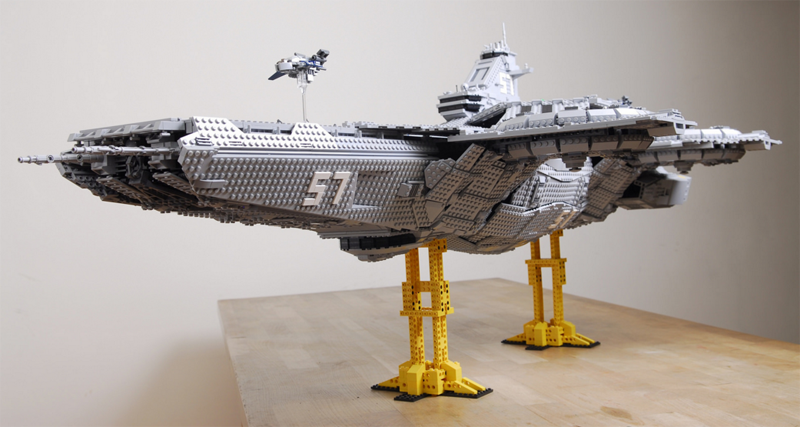 Illustration for article titled Custom LEGO Helicarrier Is Twice As Big As The Official Set